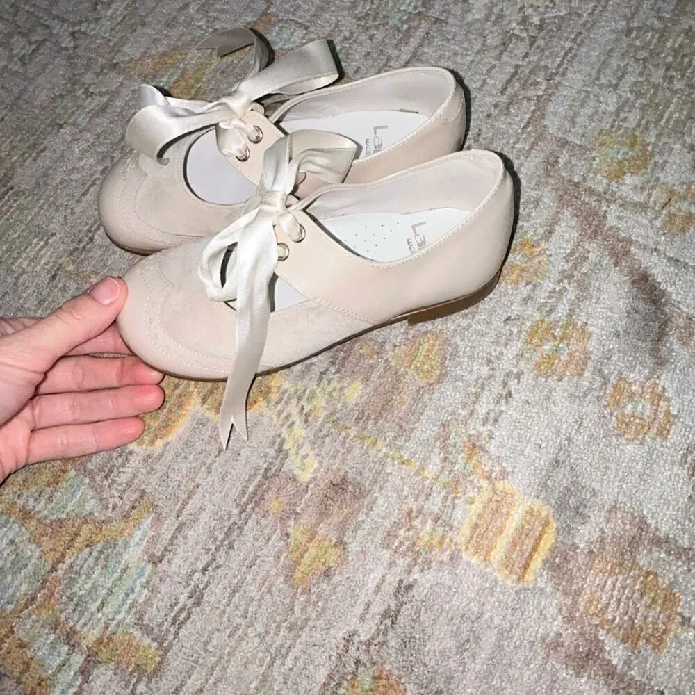 Landos Spanish Mary Jane ribbon closure sz 28